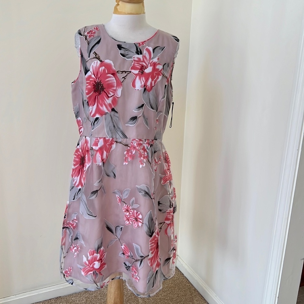 Ivanka Trump SZ 12, floral organza dress.